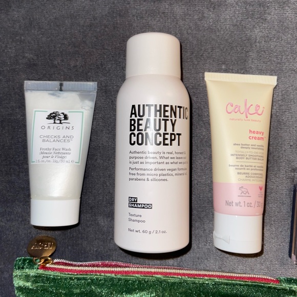 Makeup Bundle - Picture 3 of 5